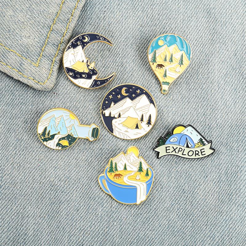 Outdoor Adventure Friends - Kemah petualangan pin Enamel kustom luar