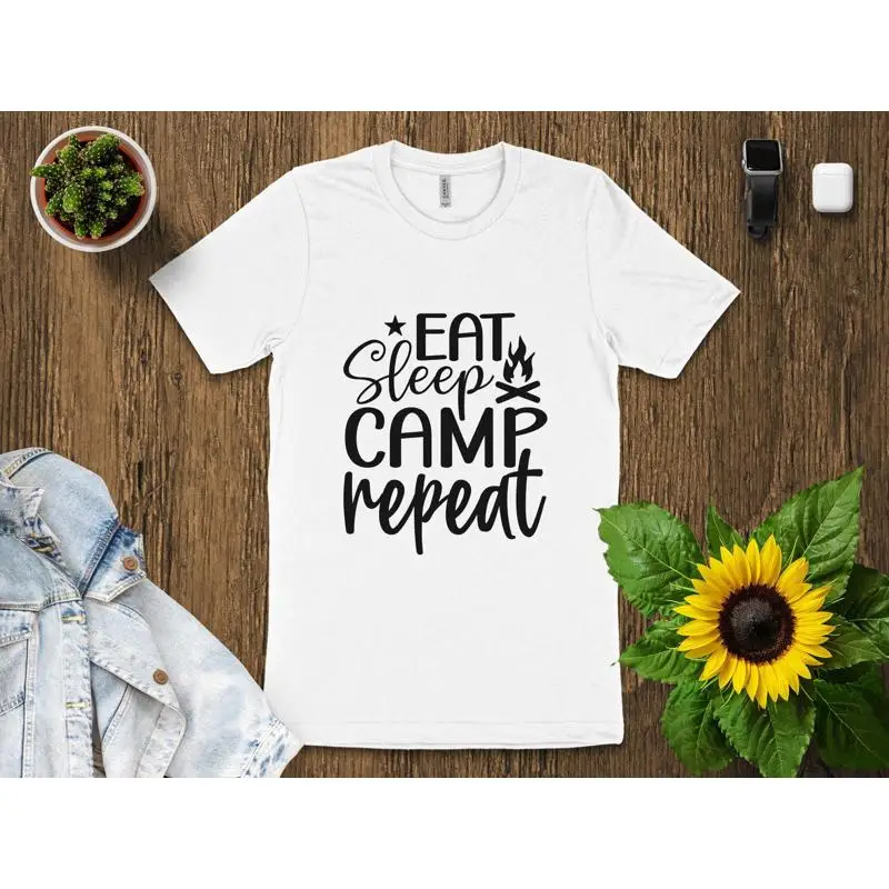 Outdoor Adventure Enthusiast - Kaos Eat Sleep Camp Repeat Penggemar