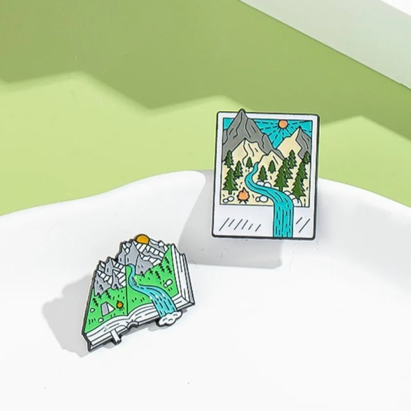 Pin Enamel Bertema Petualangan - Outdoor Adventure Friends ulasan dan harga