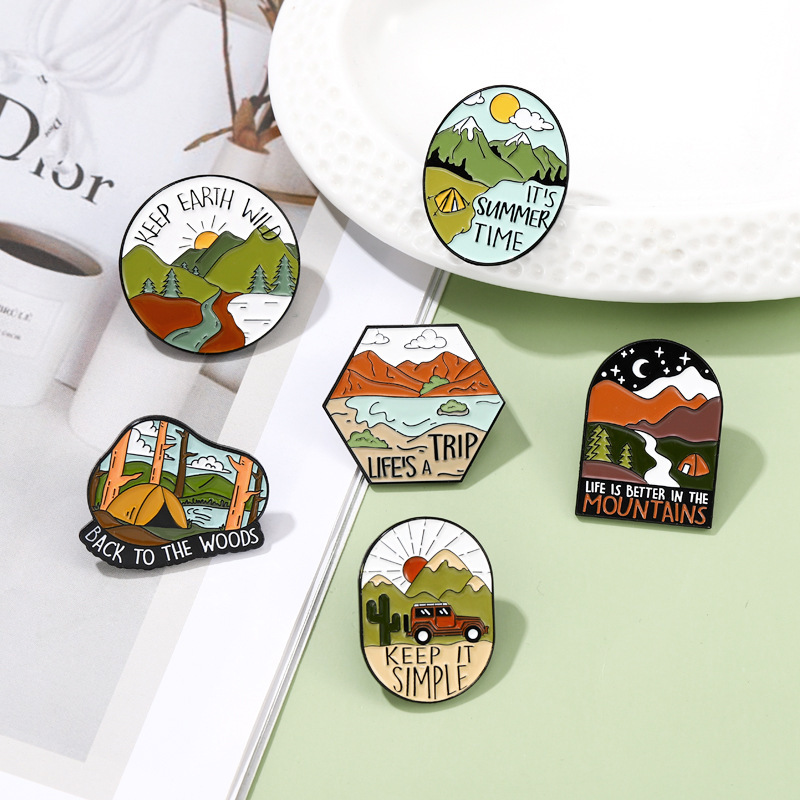 Pin Enamel Petualangan Luar Ru - Outdoor Adventure Friends ulasan dan harga