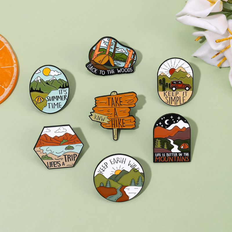 Pin Enamel Kemah luar ruangan  - Outdoor Adventure Friends ulasan dan harga